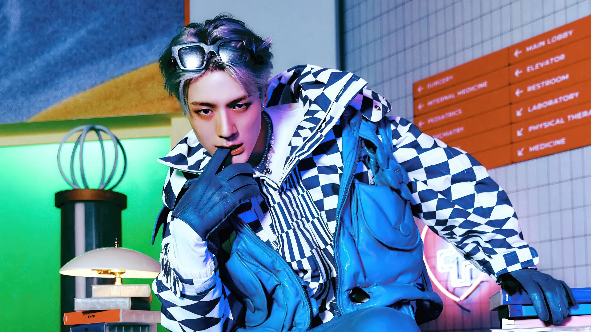 ¿Hipnotizadas o sólo un público aburrido? Asistentes inmóviles viendo a Jeno de NCT DREAM